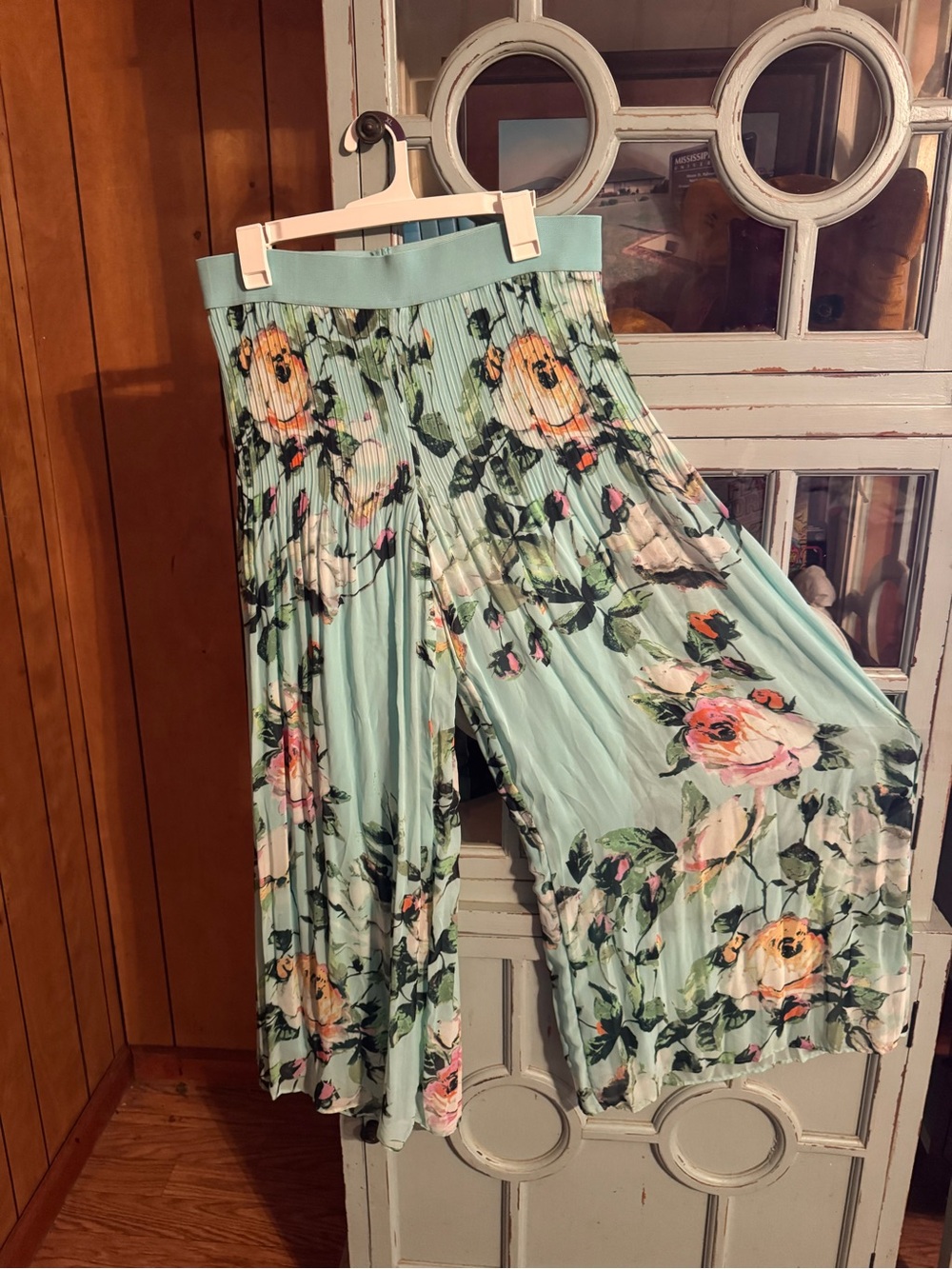 Floral Pleated Wide-Leg Pants in Mint Size Medium Melissa Paige B13